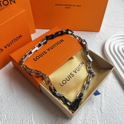 LV Monogram chaine